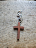 Sleutelhanger met kruis - bruin