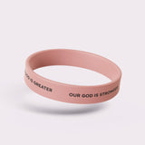 Armbandje - 'Our God is greater Our God is stronger'